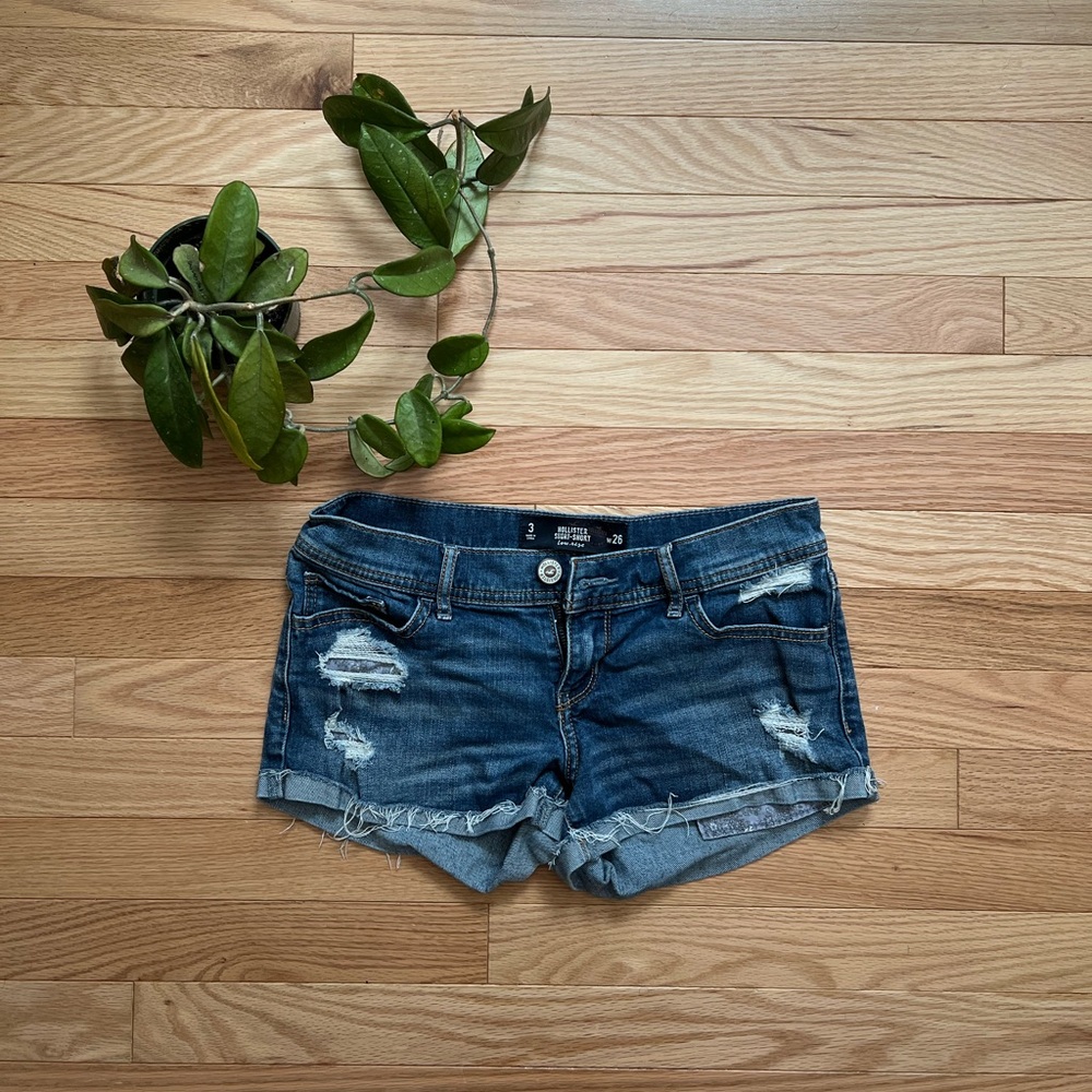 Hollister Short-short Low Rise Denim Shorts (size 3)